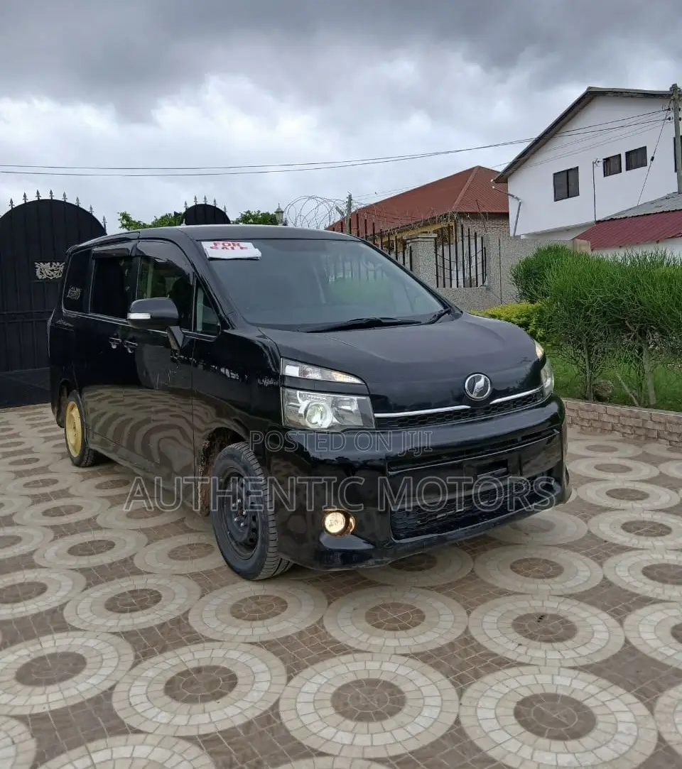 Toyota Voxy 2012 Black