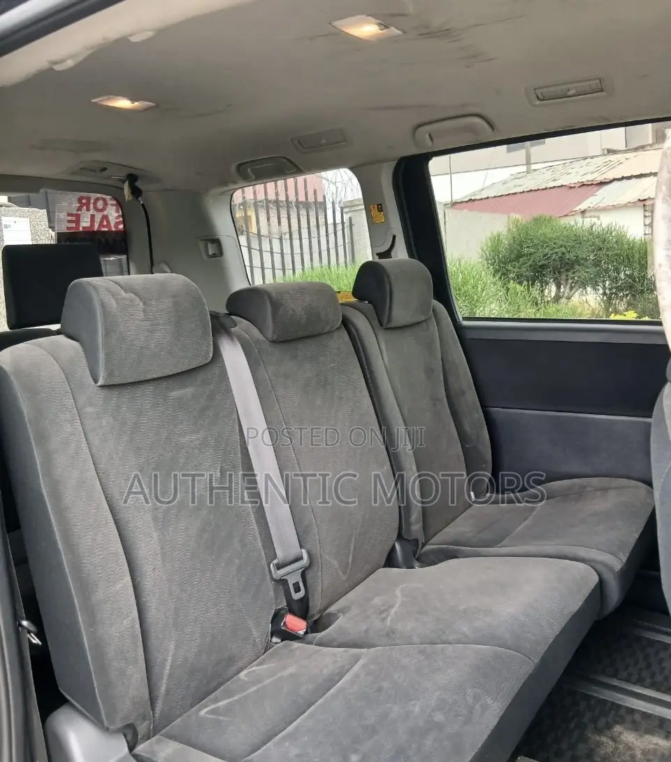 Toyota Voxy 2012 Black