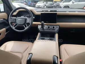 Land Rover Defender SE 2024 Black