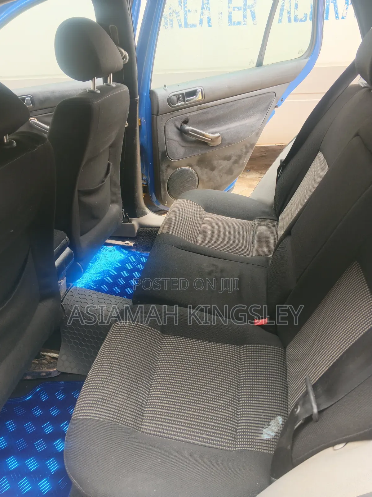 Volkswagen Golf 2001 Gold