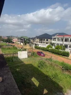 7bdrm Duplex in Pokuase for sale