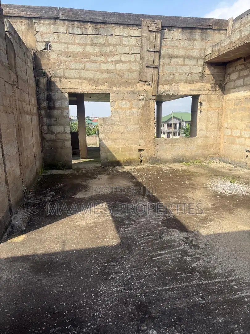 7bdrm Duplex in Pokuase for sale