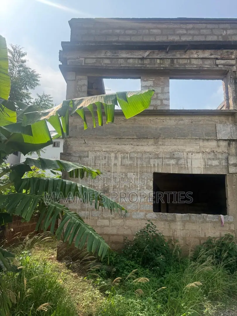 7bdrm Duplex in Pokuase for sale