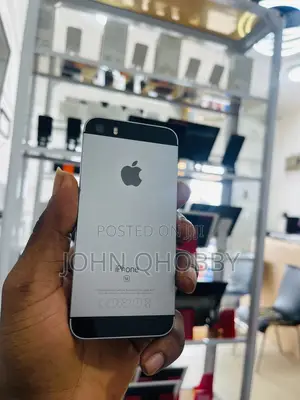 Apple iPhone SE 64 GB Black