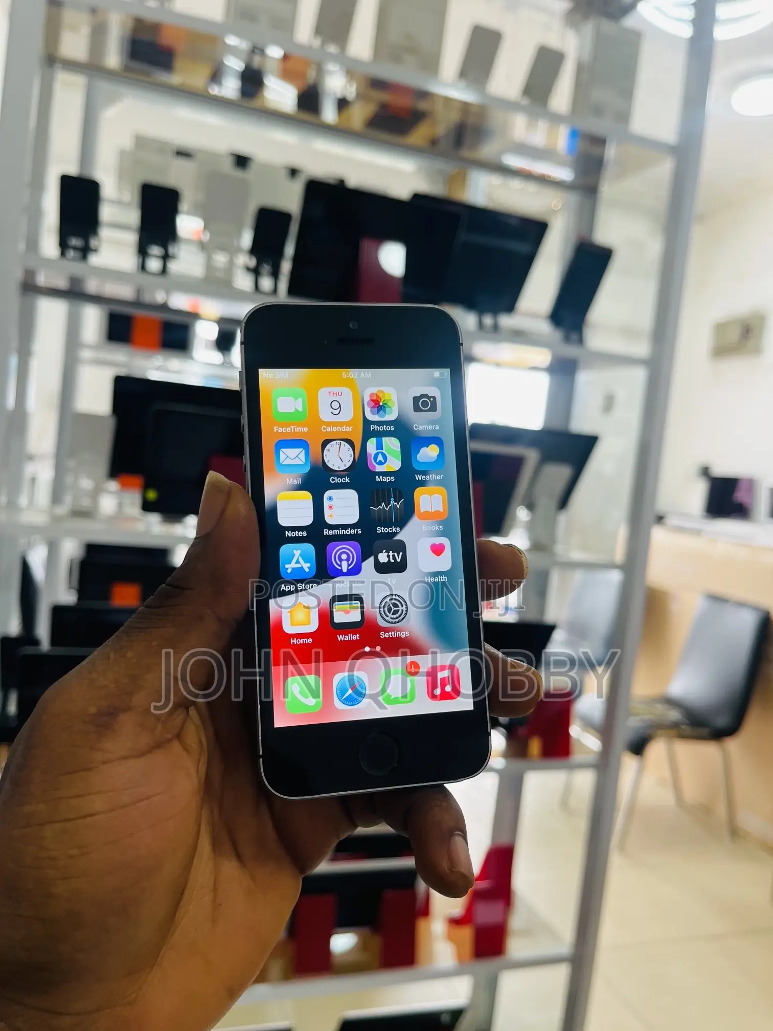 Apple iPhone SE 64 GB Black