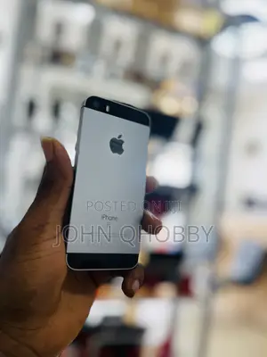 Apple iPhone SE 64 GB Black