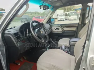 Mitsubishi Pajero 2010 Silver
