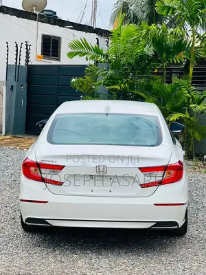 Honda Accord Touring 2.0T 2018 White