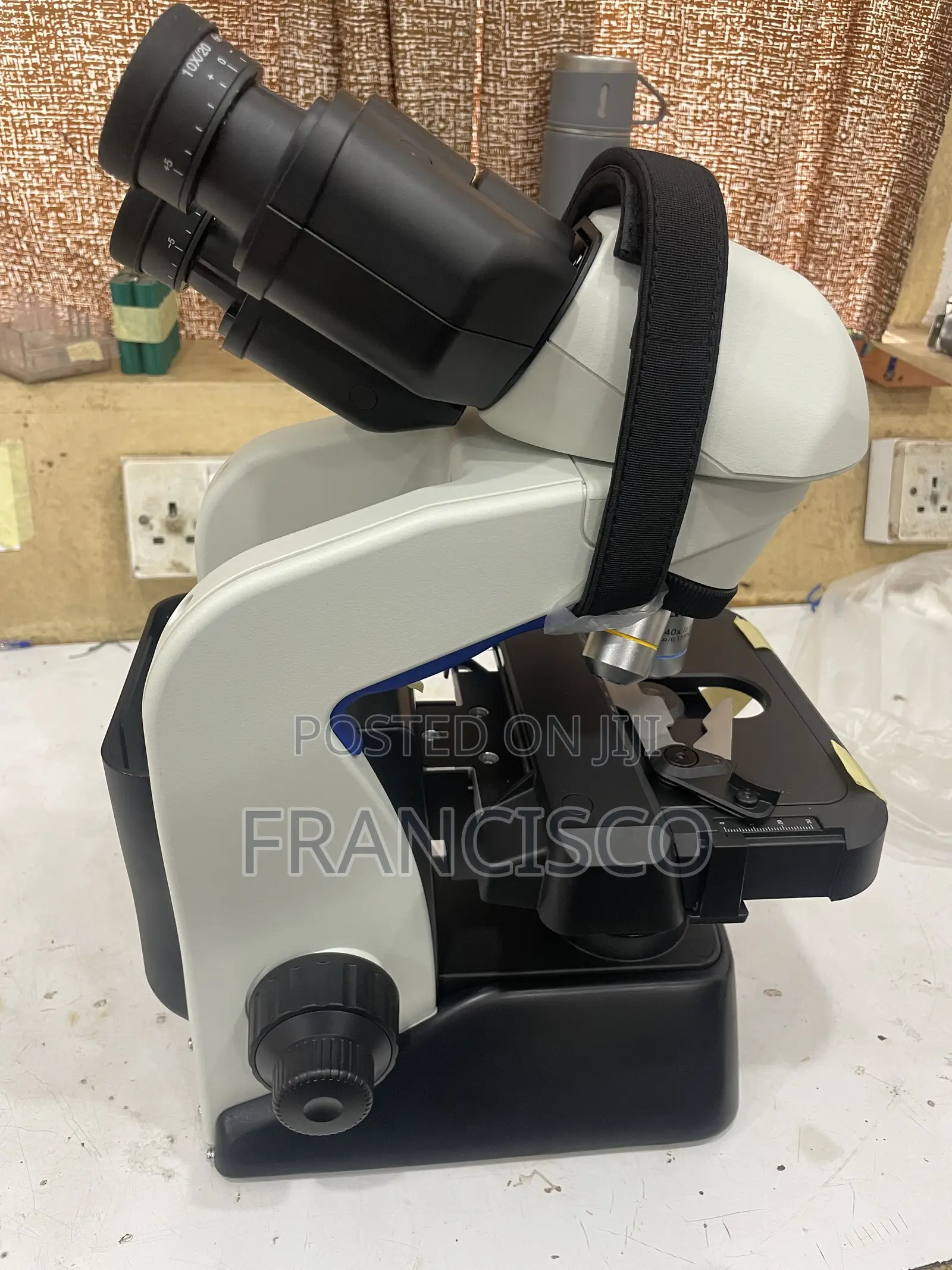 Microscope