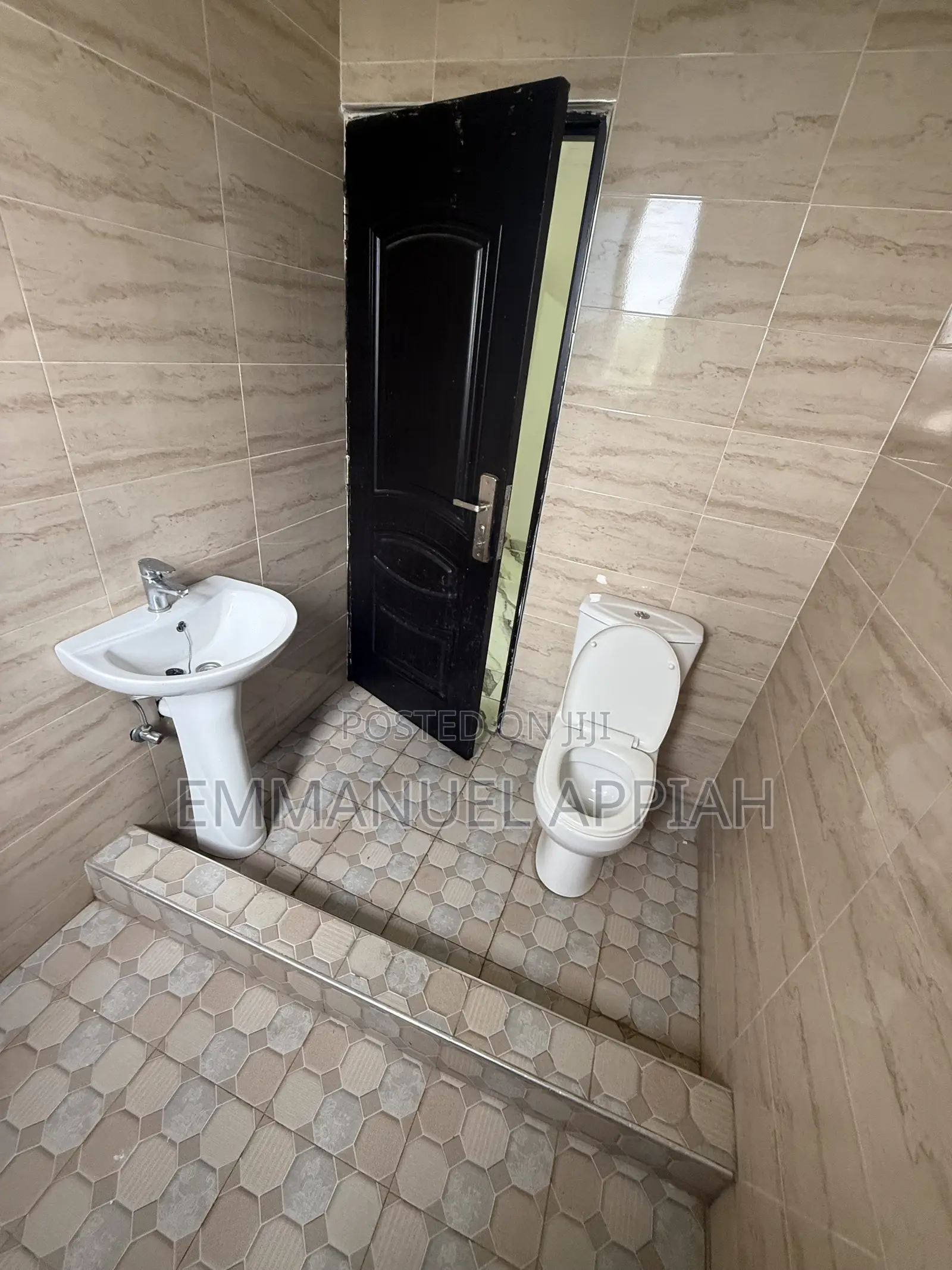 2bdrm Apartment in Awoshie Alang for rent