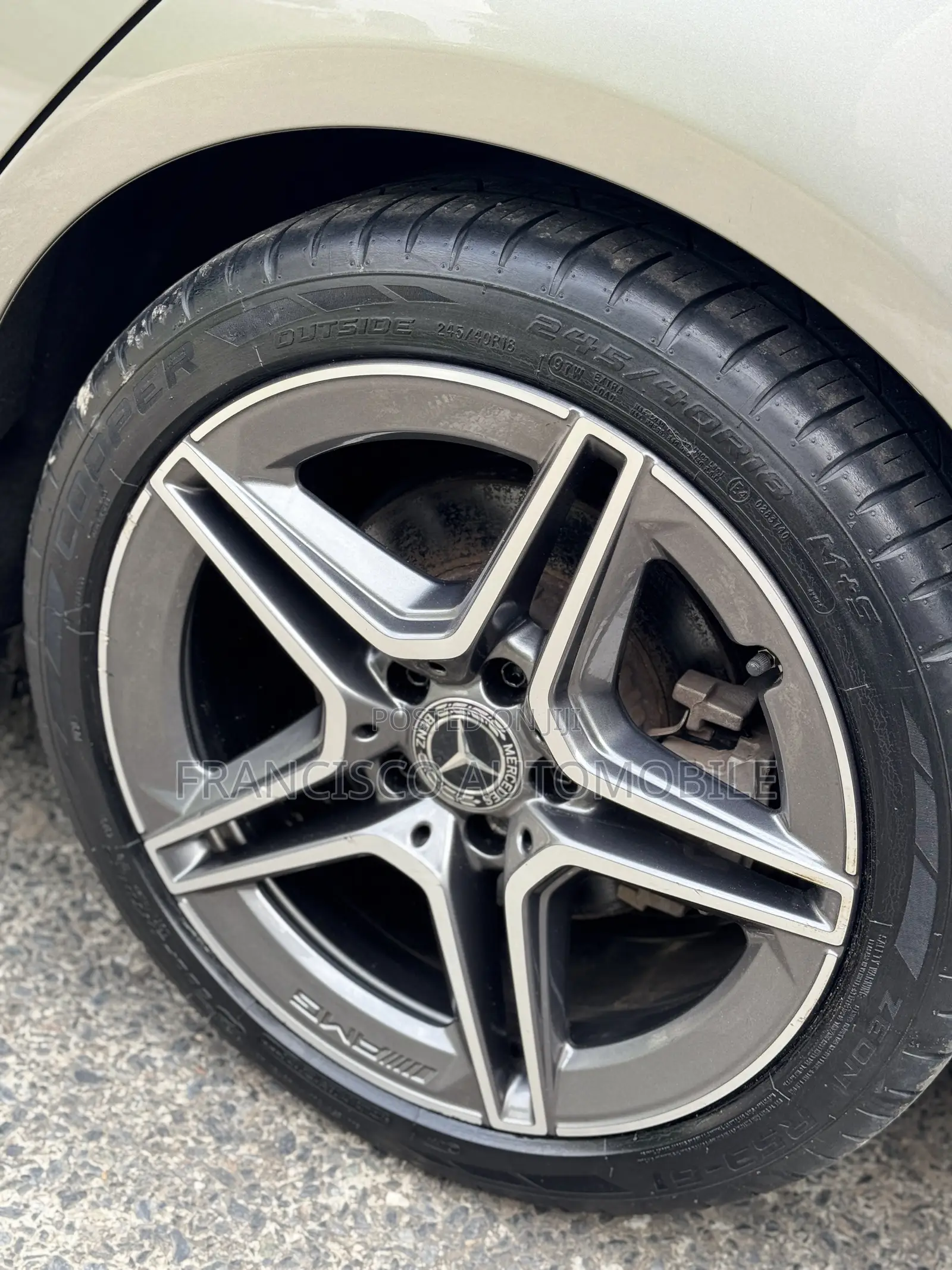 Mercedes-Benz C300 2020 Gold
