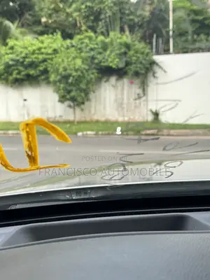 Mercedes-Benz C300 2020 Gold