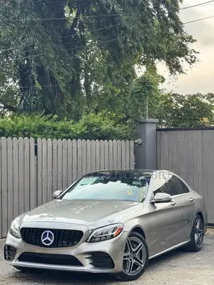 Mercedes-Benz C300 2020 Gold