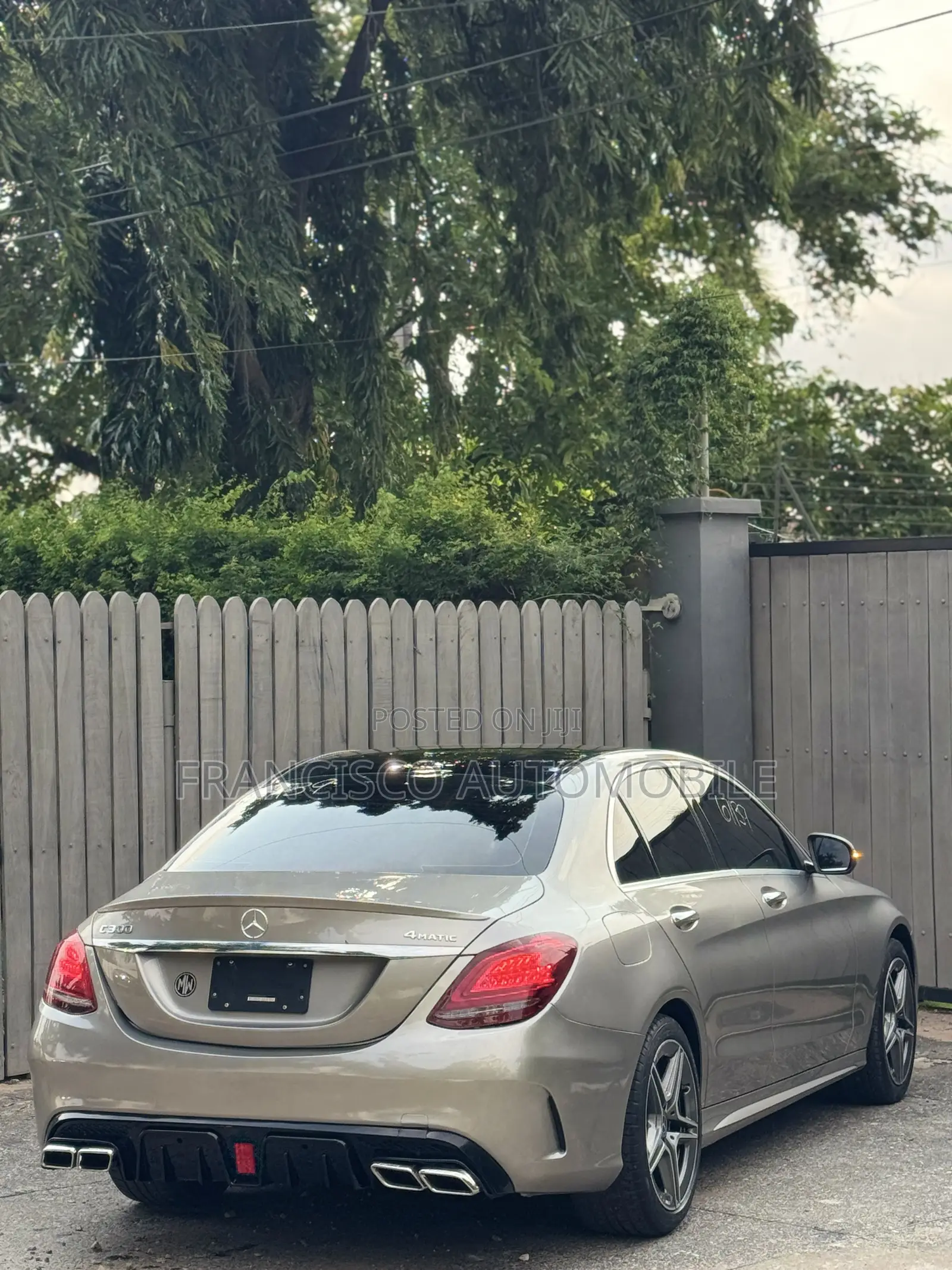 Mercedes-Benz C300 2020 Gold