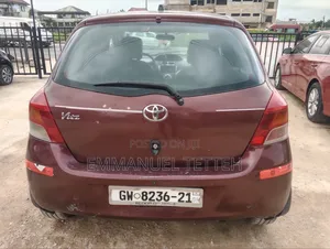 Toyota Vitz 1.0 FWD 5dr 2010 Brown