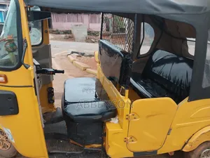 Bajaj RE 2025