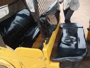 Bajaj RE 2025