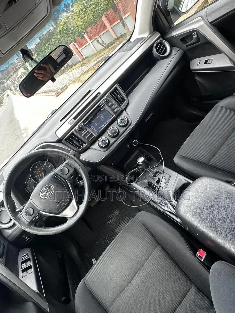 Toyota RAV4 2017 White