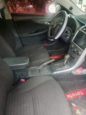 Toyota Corolla 2010 Silver