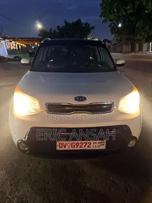 Kia Soul Hatchback 2016 White