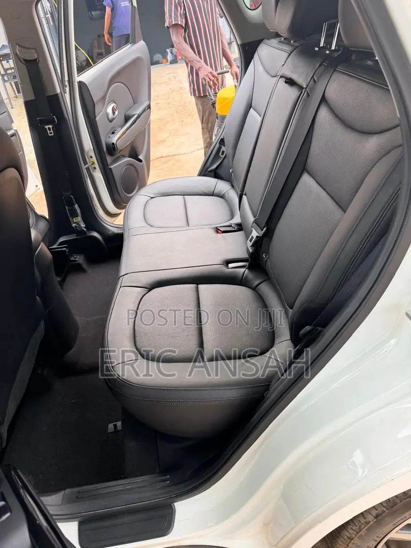 Kia Soul Hatchback 2016 White