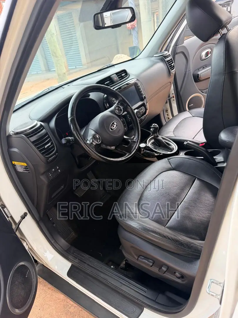 Kia Soul Hatchback 2016 White