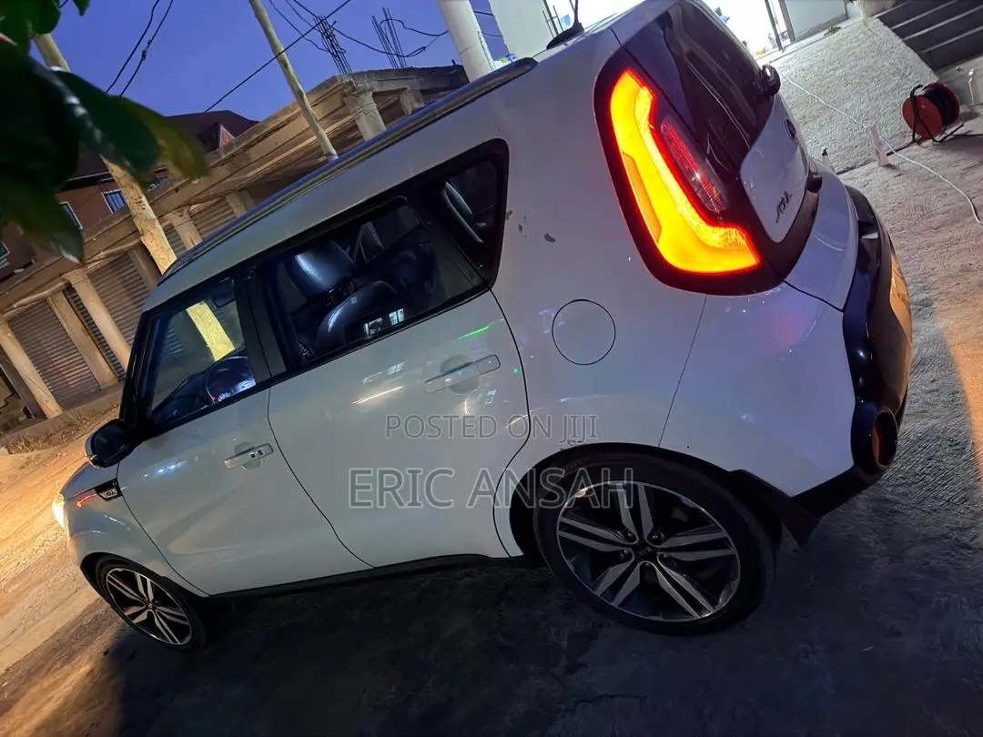 Kia Soul Hatchback 2016 White