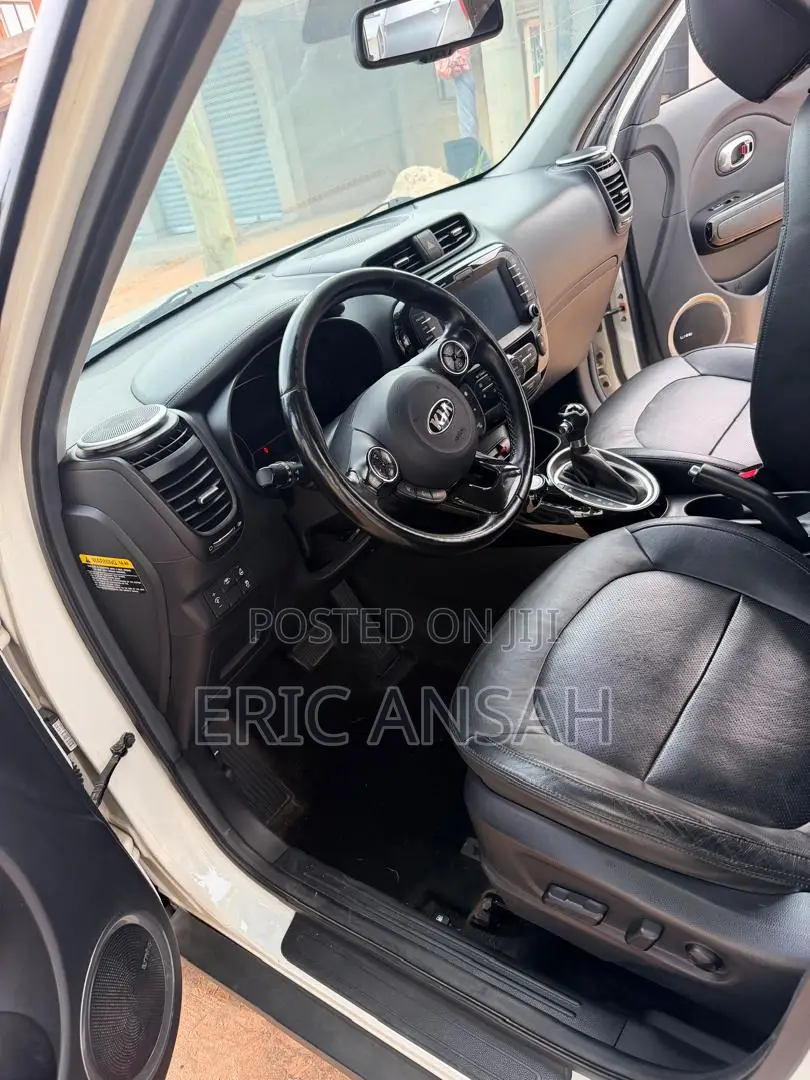 Kia Soul Hatchback 2016 White