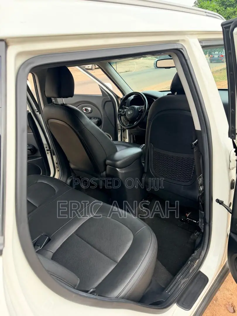 Kia Soul Hatchback 2016 White