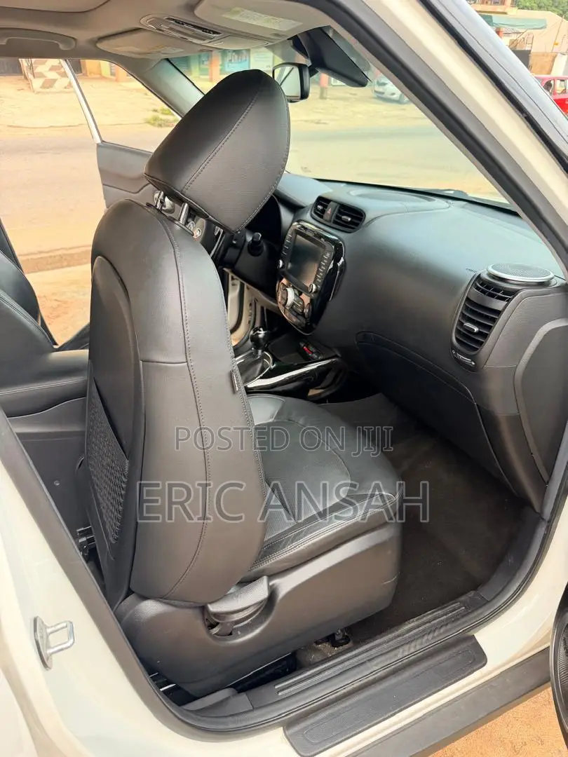 Kia Soul Hatchback 2016 White