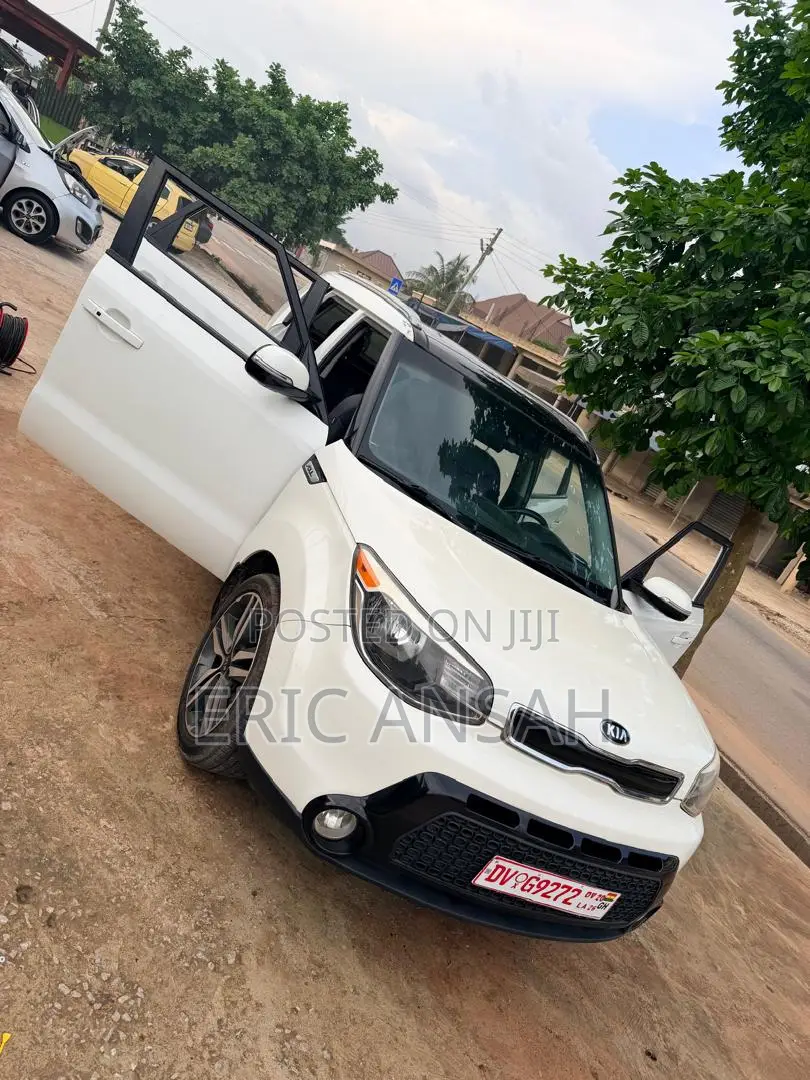 Kia Soul Hatchback 2016 White