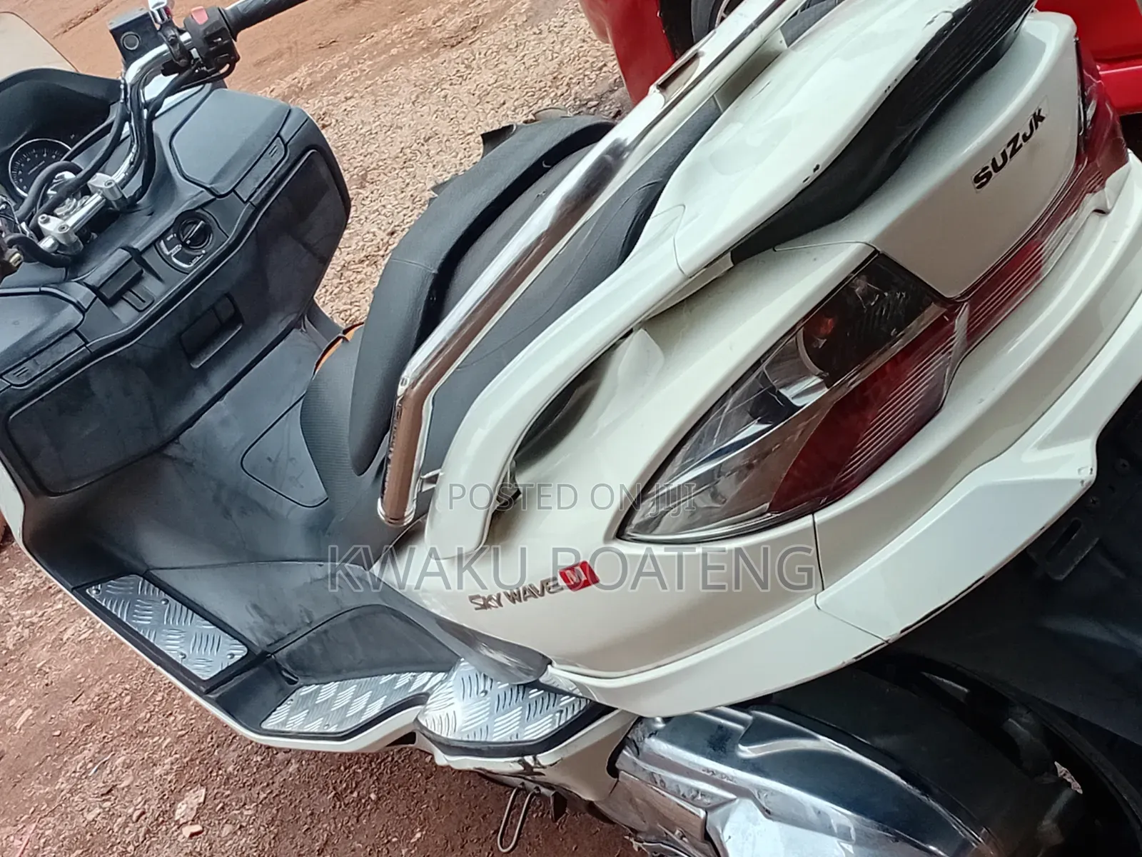 Suzuki Burgman 1999 White