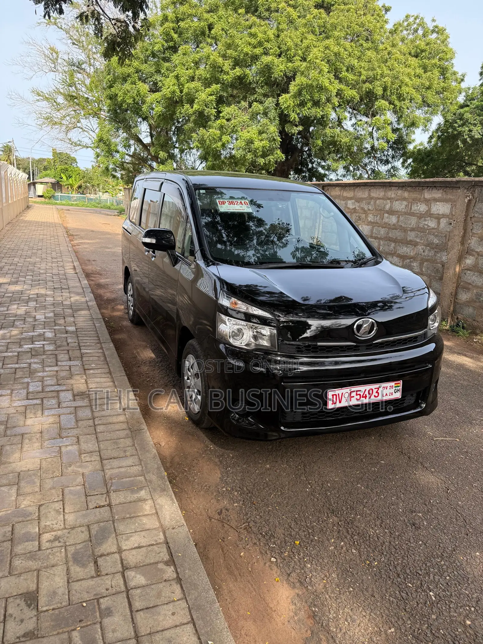 Toyota Voxy 2012 Black