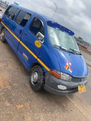 Toyota HiAce 2001 Blue