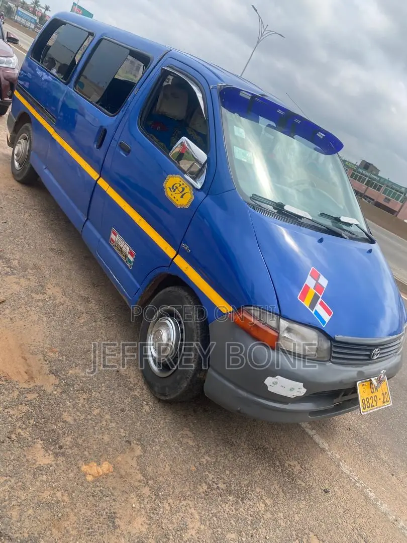Toyota HiAce 2001 Blue