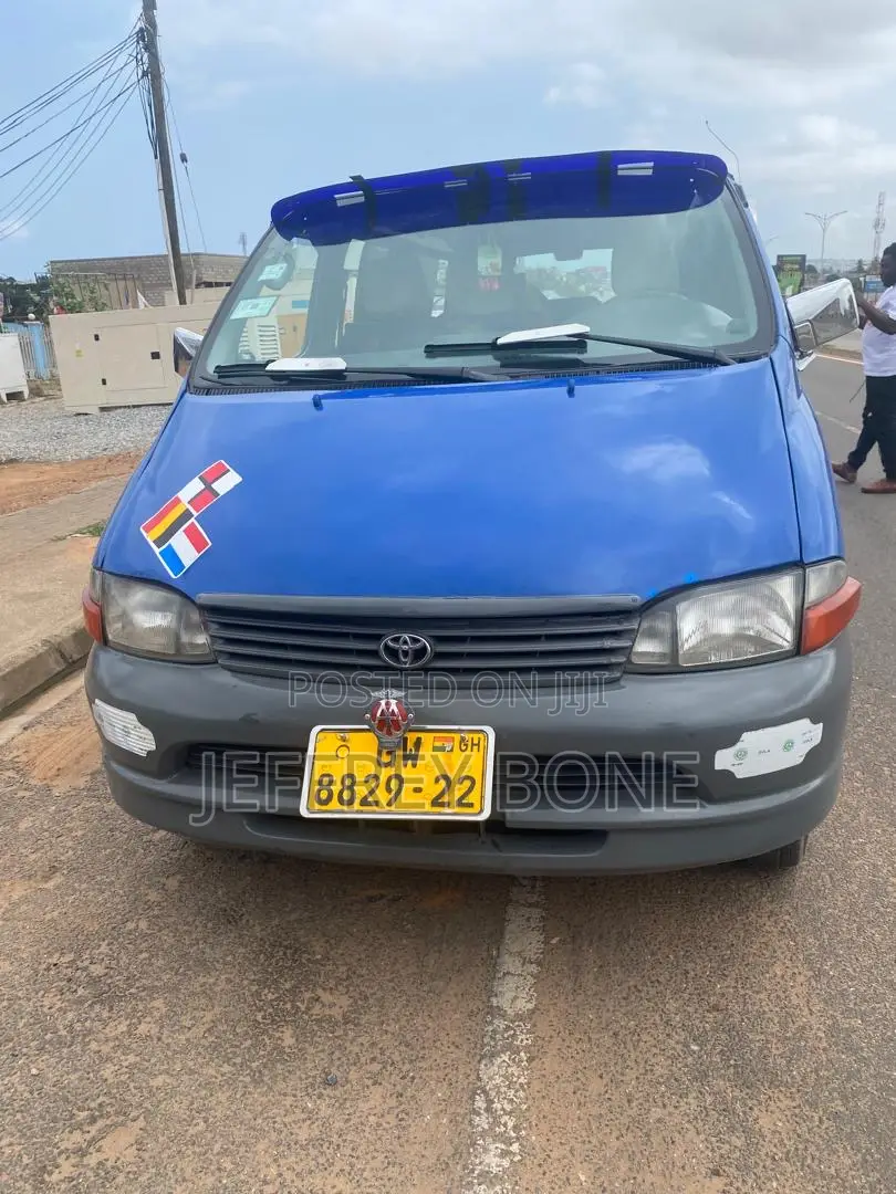 Toyota HiAce 2001 Blue
