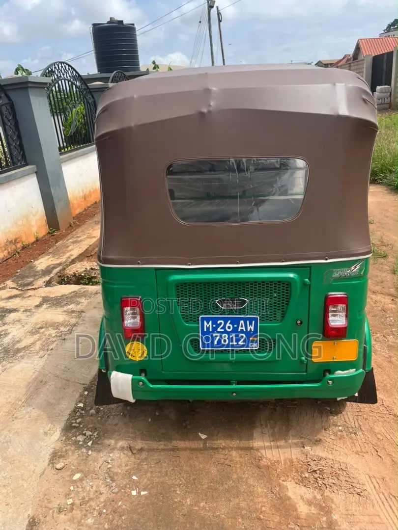 Bajaj RE 2026 Green