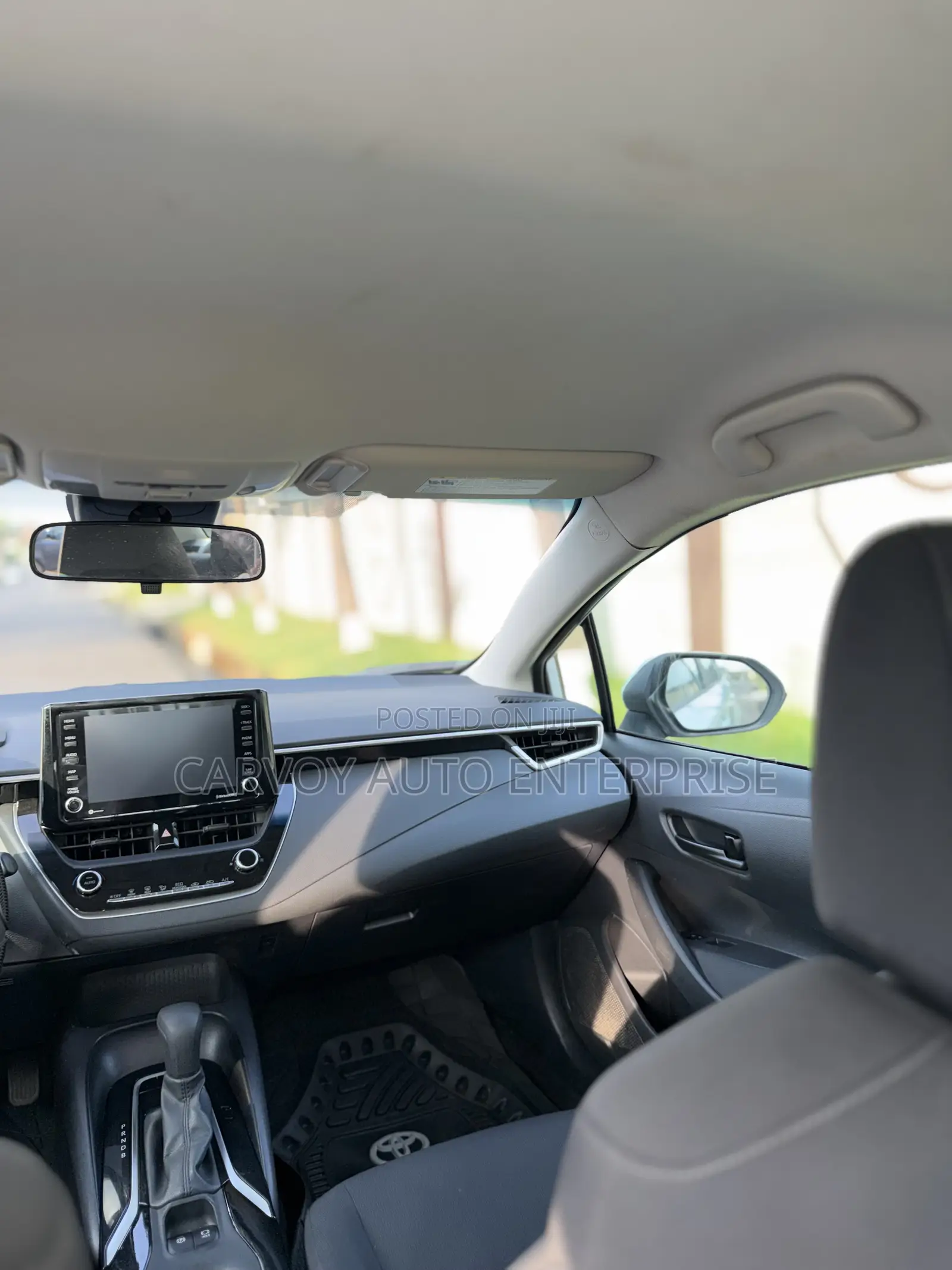 Toyota Corolla LE 2022 White