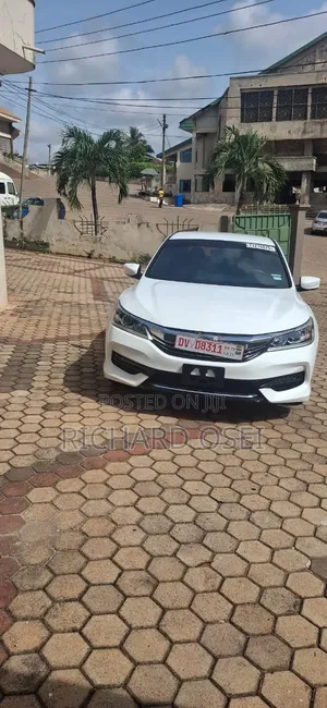 Honda Accord Sport 4dr Sedan FWD (2.4L 4cyl 2A) 2017 White