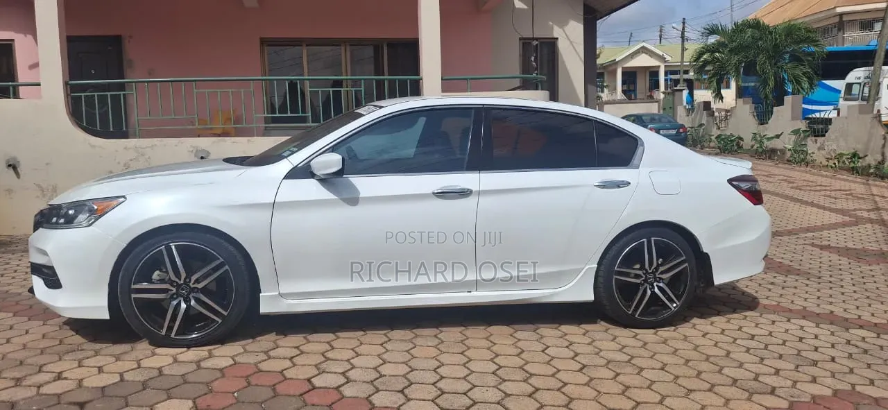 Honda Accord Sport 4dr Sedan FWD (2.4L 4cyl 2A) 2017 White