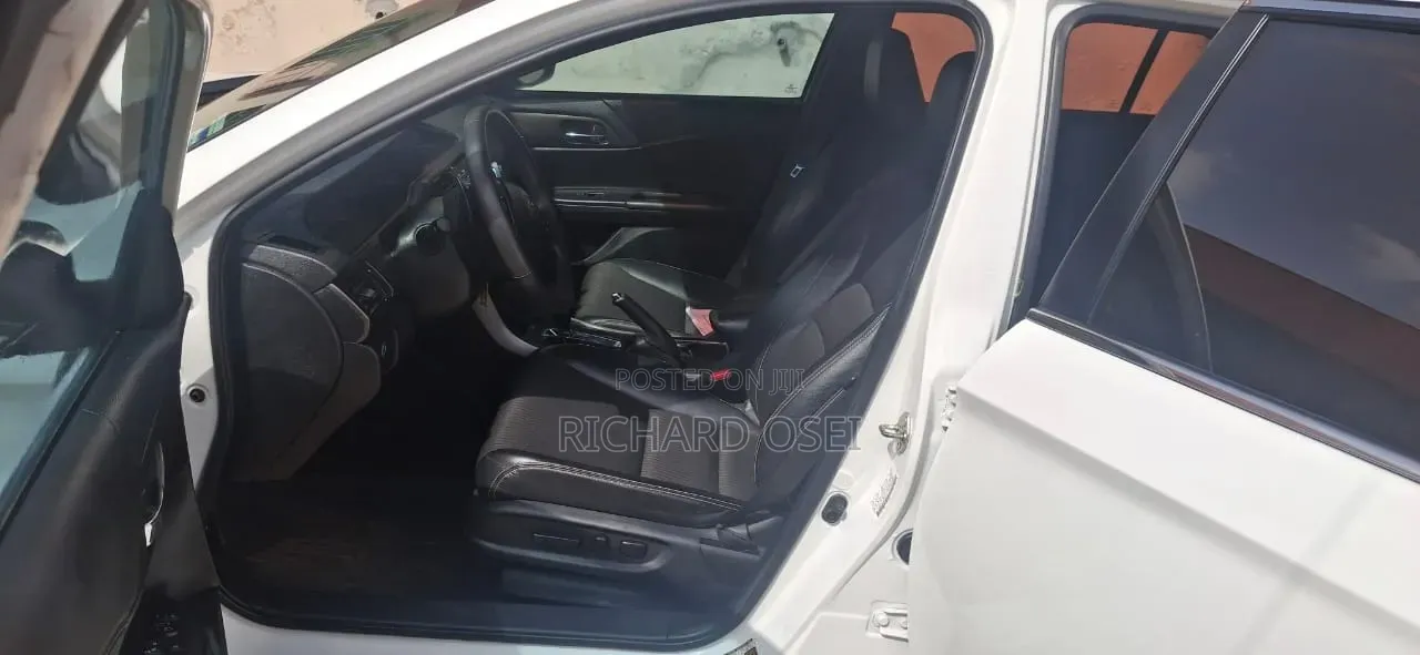 Honda Accord Sport 4dr Sedan FWD (2.4L 4cyl 2A) 2017 White