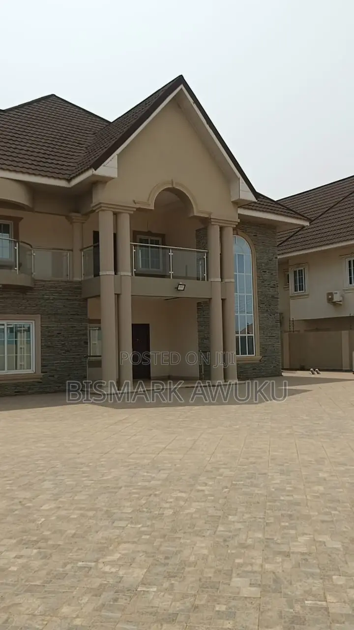 6bdrm House in East Legon for rent