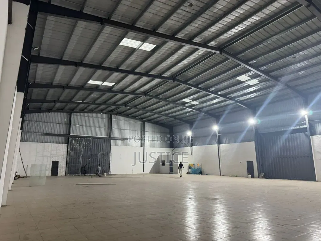 1000sqm Capacity Warehouse West Legon