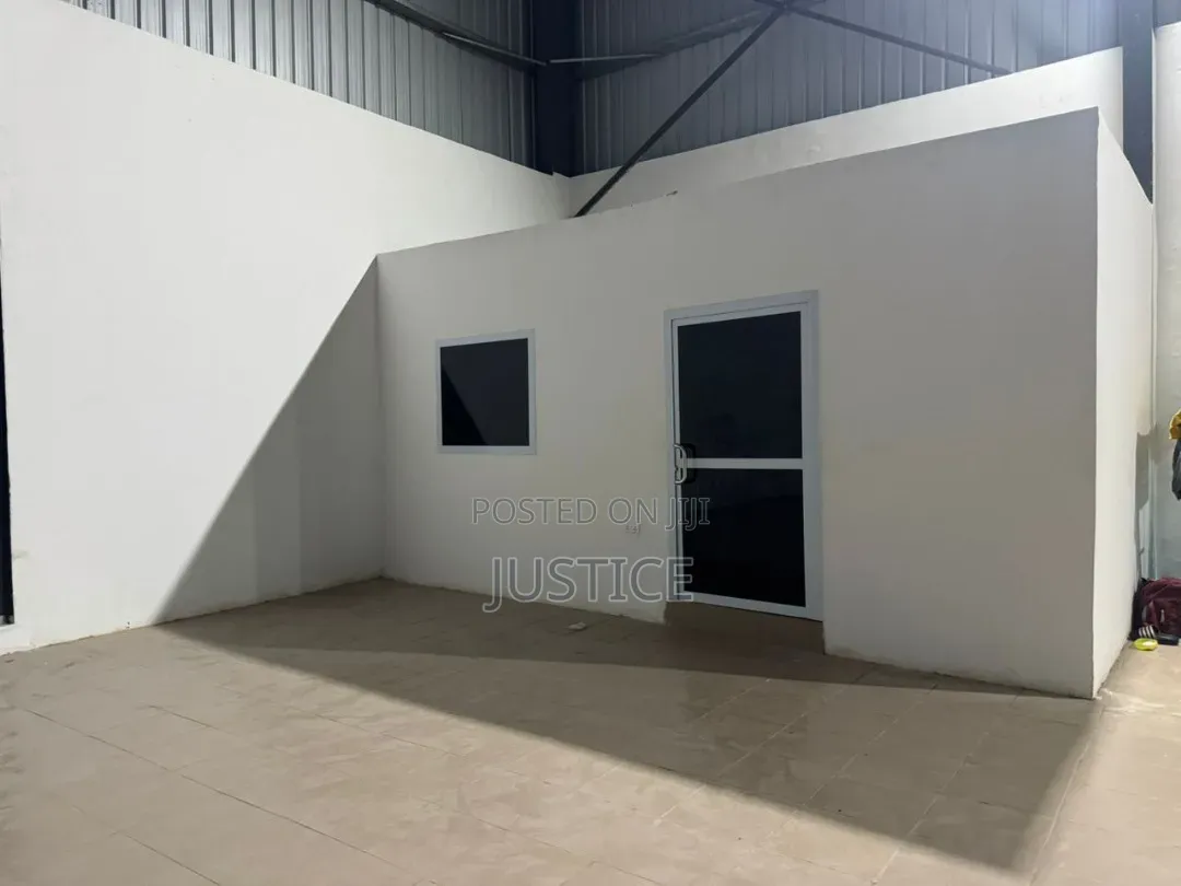 1000sqm Capacity Warehouse West Legon
