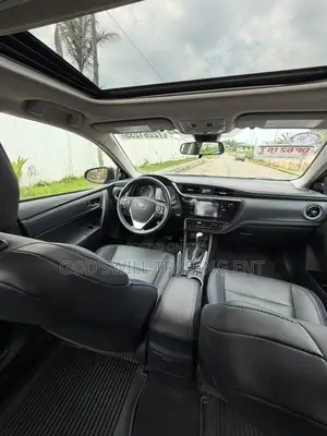 Toyota Corolla XSE 4dr Sedan (1.8L 4cyl CVT) 2017
