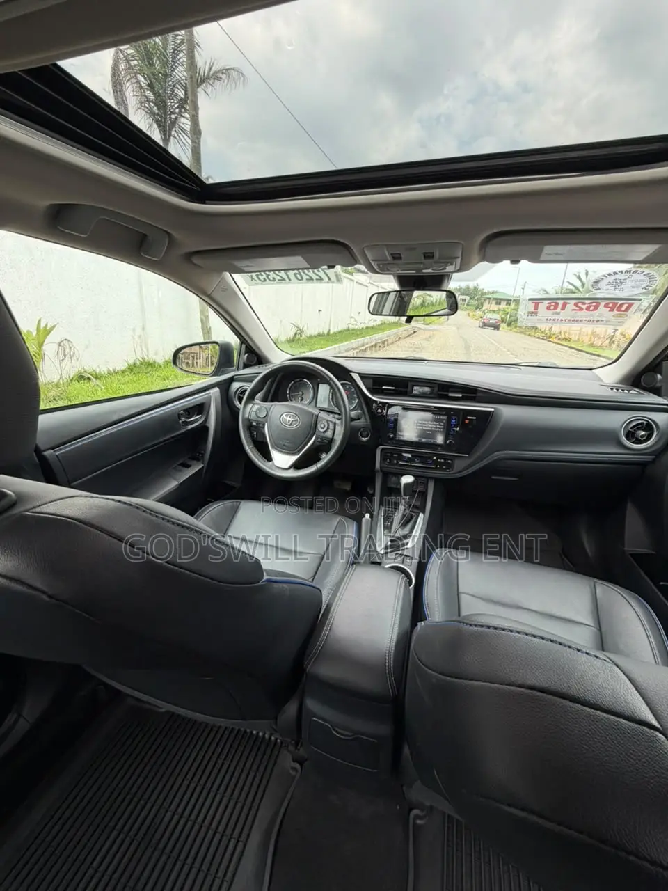 Toyota Corolla XSE 4dr Sedan (1.8L 4cyl CVT) 2017
