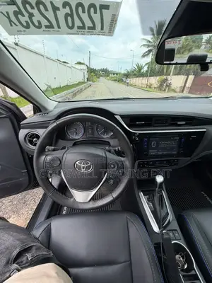 Toyota Corolla XSE 4dr Sedan (1.8L 4cyl CVT) 2017
