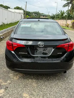 Toyota Corolla XSE 4dr Sedan (1.8L 4cyl CVT) 2017