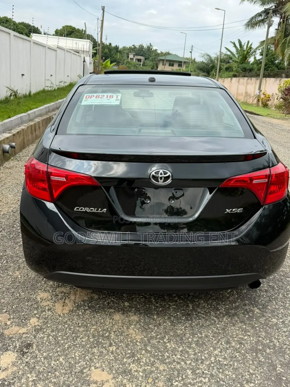 Toyota Corolla XSE 4dr Sedan (1.8L 4cyl CVT) 2017