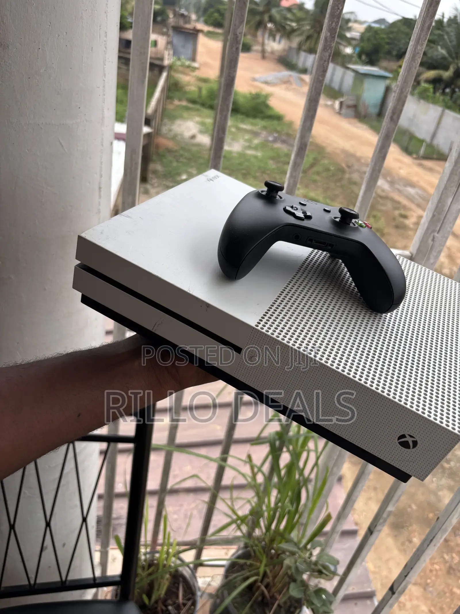 Xbox One S